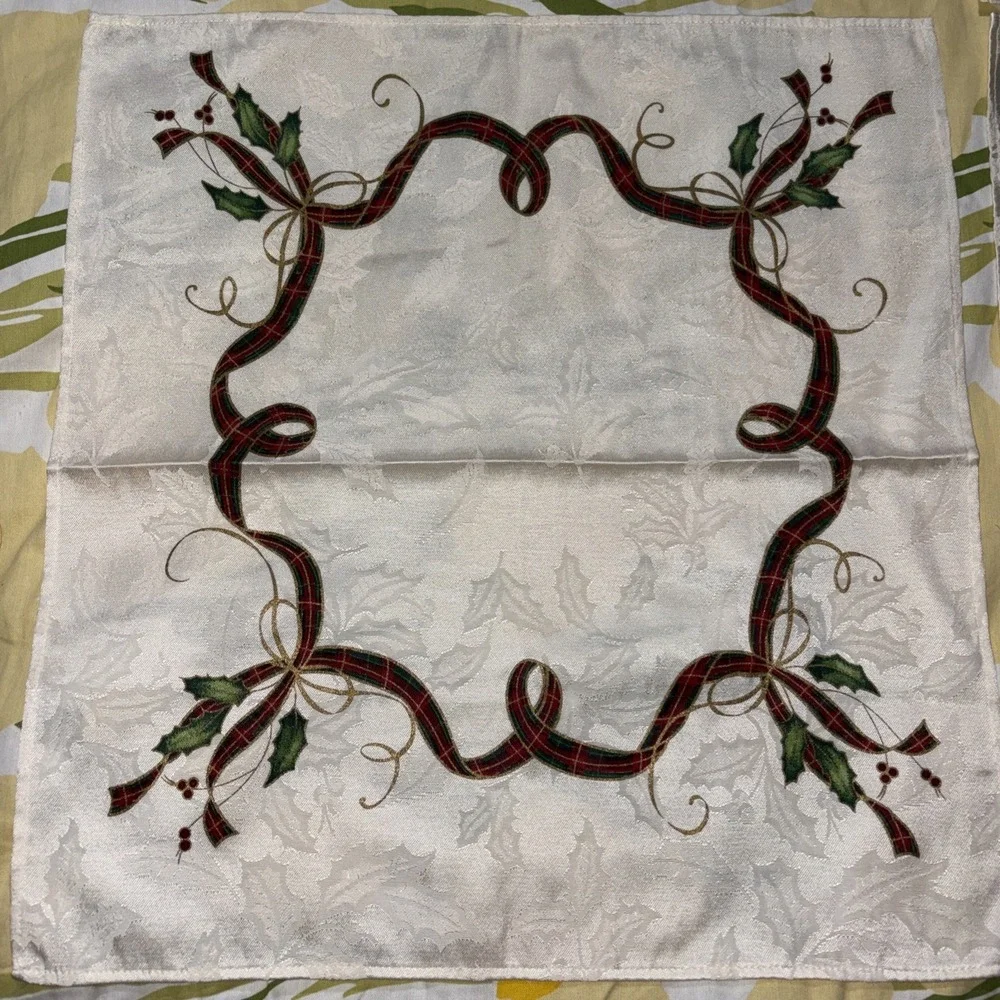 Lenox Holiday Nouveau Tablecloth 56